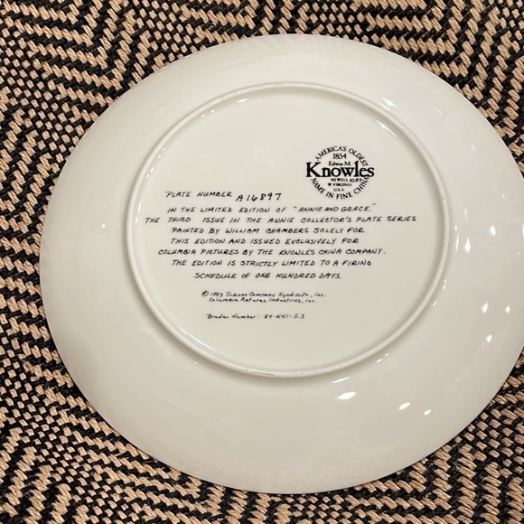 Annie and Grace Third Issue The Annie Collectors Plate Series With Authenticity - Picture 2 of 5